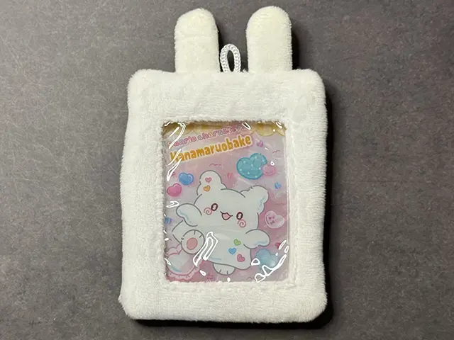 トレカを入れたセリアのアニマルトレカホルダー