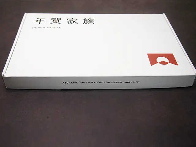 年賀家族の年賀状のパッケージ